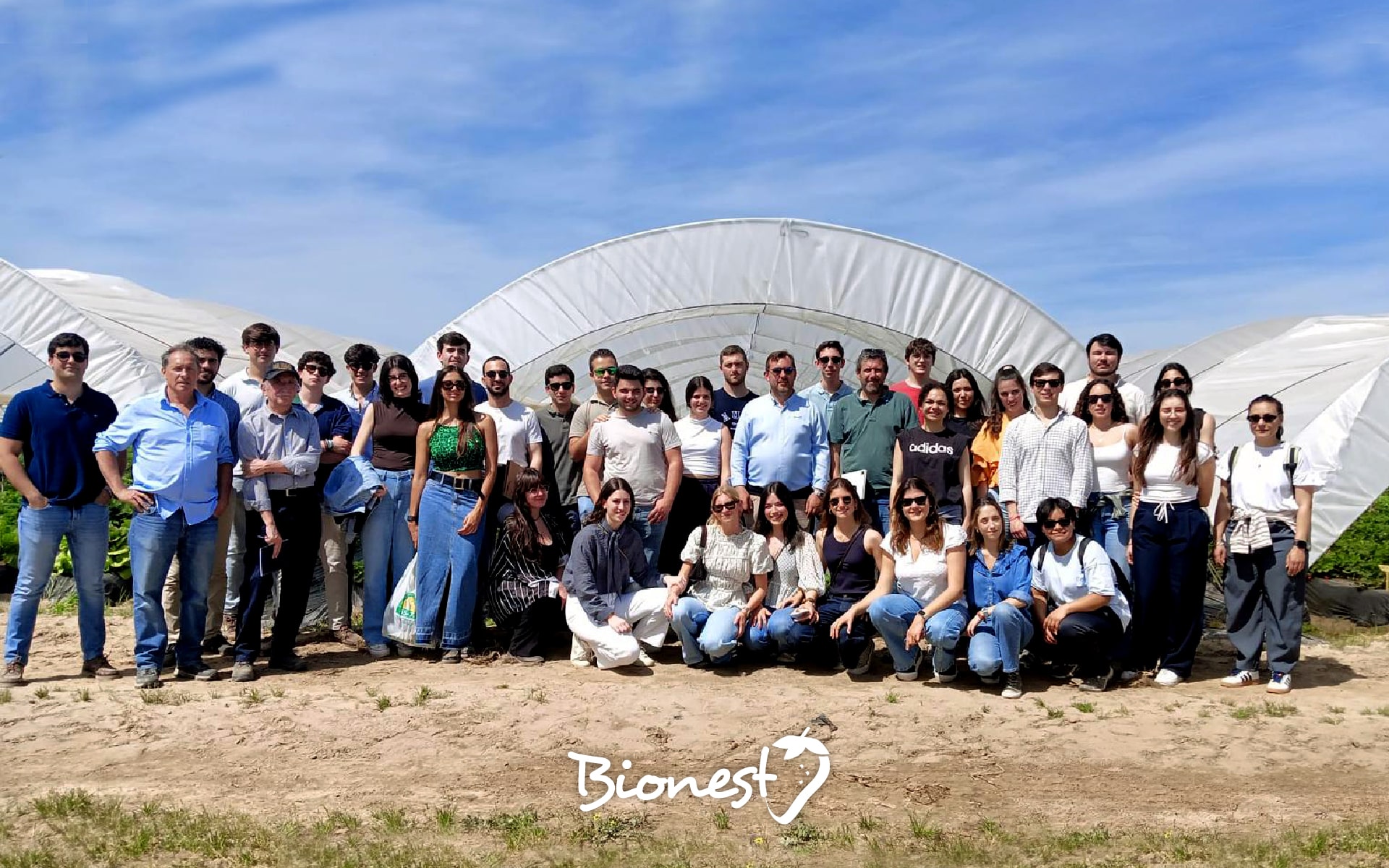 estudiantes-y-equipo-bionest-fitopatologias